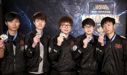 日韩跑酷解说大全图片视频,揭秘图片与视频中的极限运动魅力